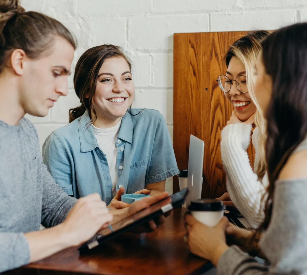 Humanicer.com - Student Applications